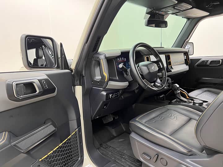 Фото 9 - Ford Bronco