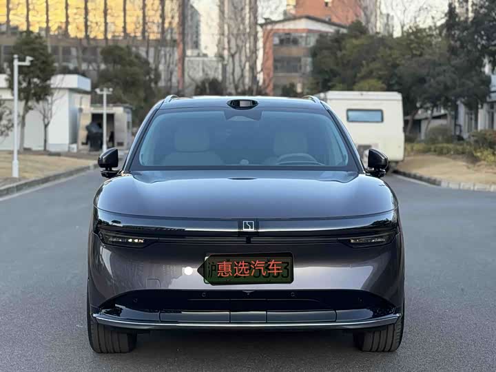 Фото 2 - Zeekr 7X