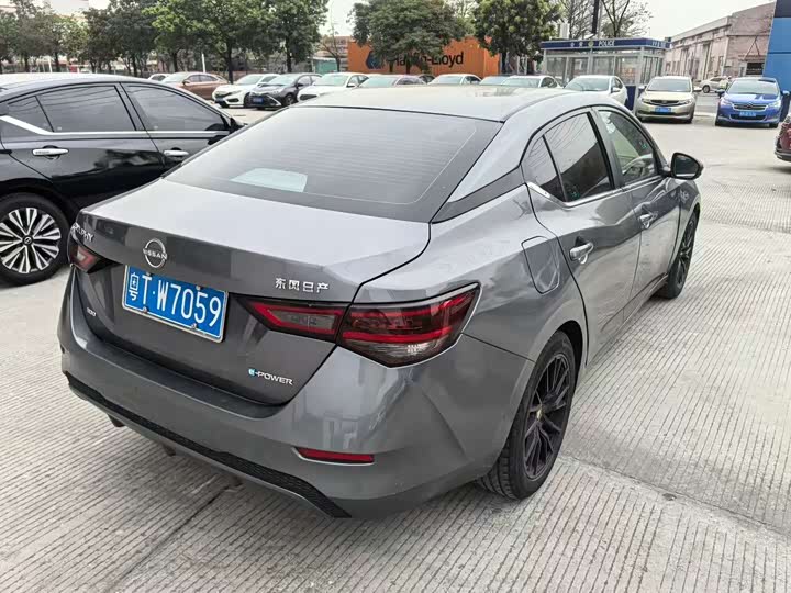 Фото 3 - Nissan Sylphy