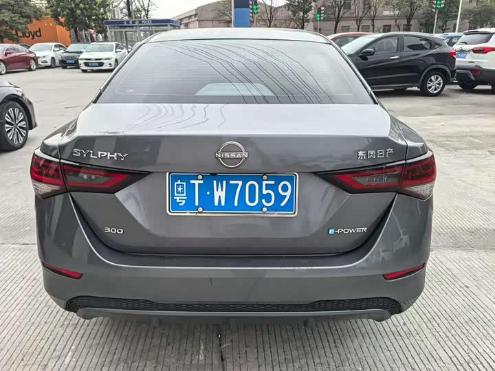 Фото 4 - Nissan Sylphy