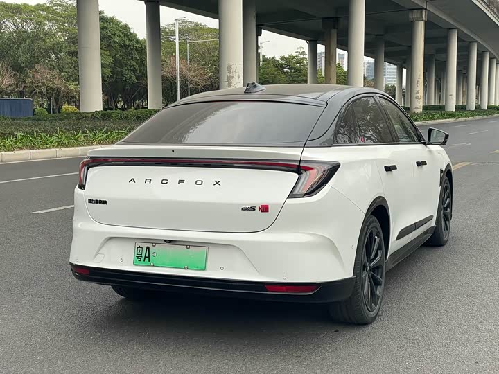 Фото 3 - BAIC Arcfox Alpha S