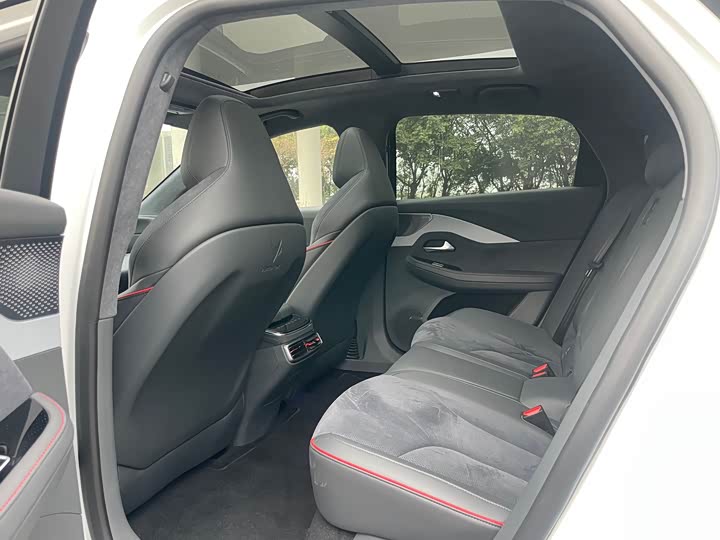 Фото 9 - BAIC Arcfox Alpha S