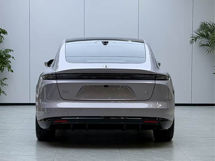 Фото 7 - Nio ET5