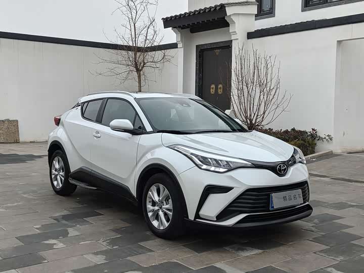 Фото 3 - Toyota Izoa