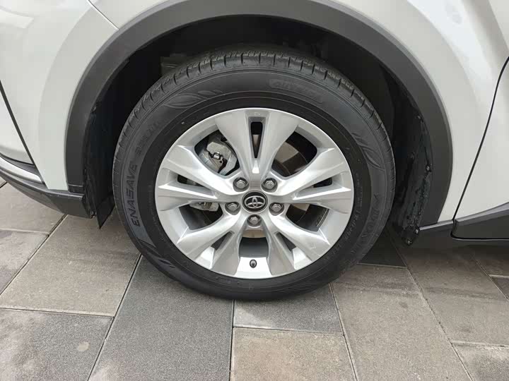 Фото 8 - Toyota Izoa