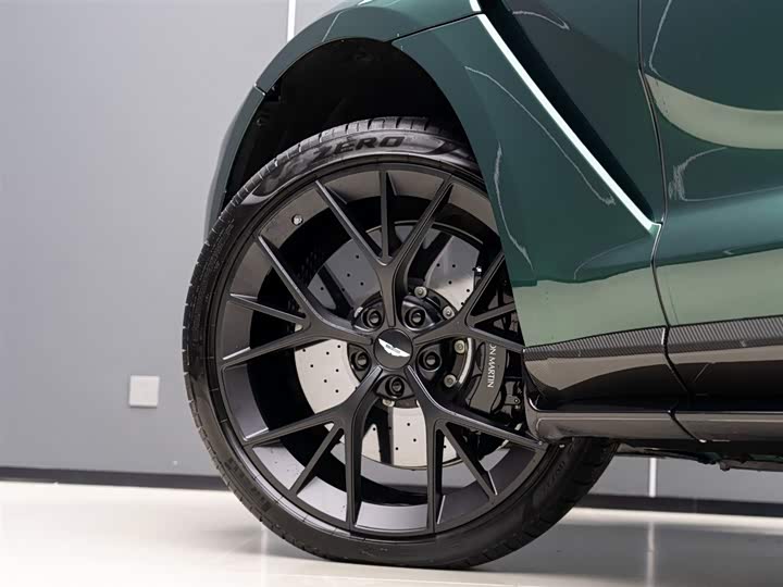 Фото 5 - Aston Martin DBX