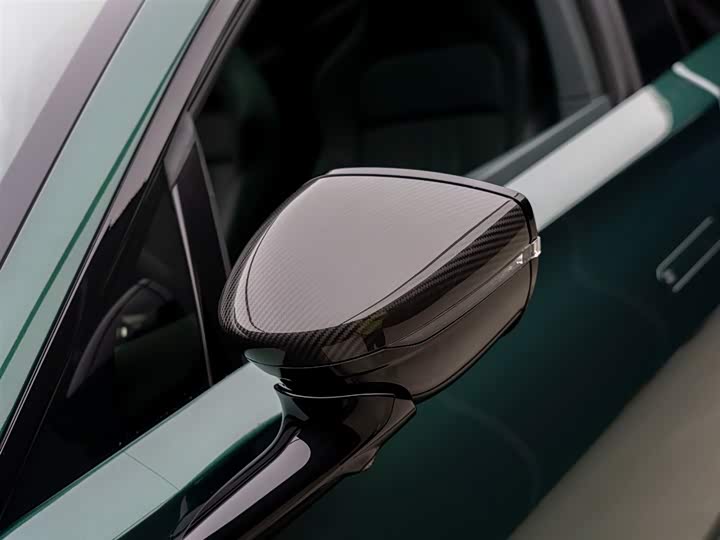 Фото 8 - Aston Martin DBX