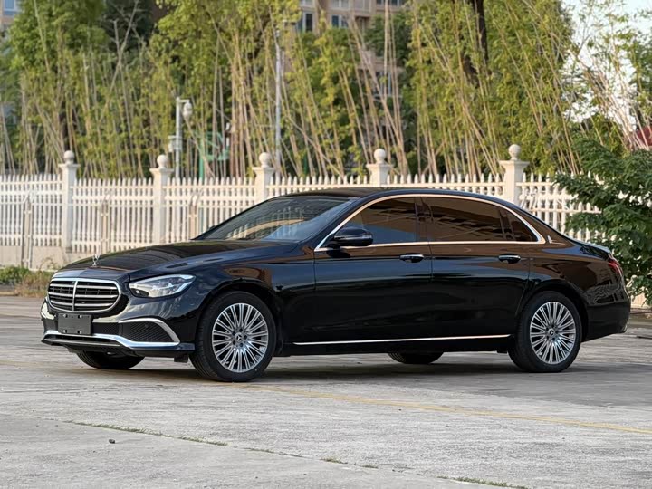 Photo 2 - Mercedes-Benz E-Class