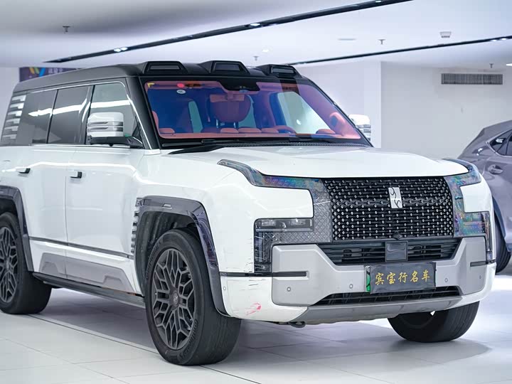 Photo 3 - BYD Yangwang U8