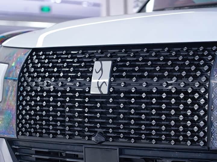 Photo 7 - BYD Yangwang U8