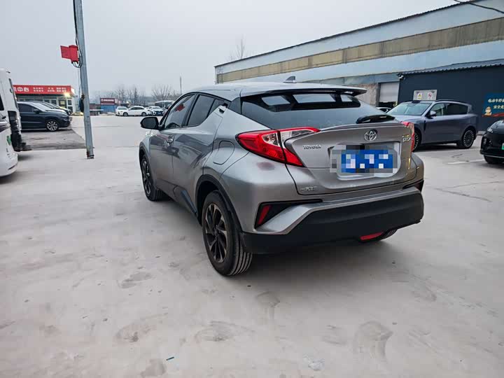 Фото 7 - Toyota Izoa