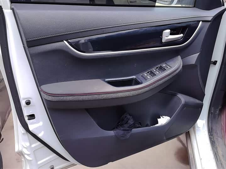 Фото 7 - Dongfeng Forthing T5