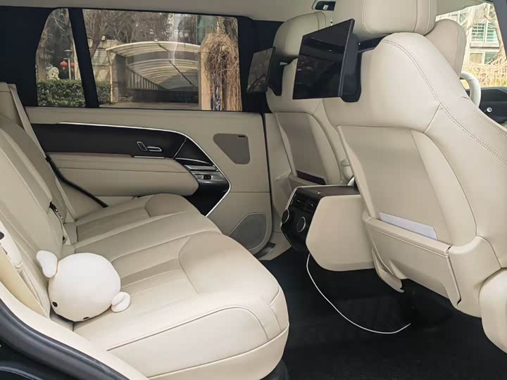 Photo 7 - Land Rover Range Rover