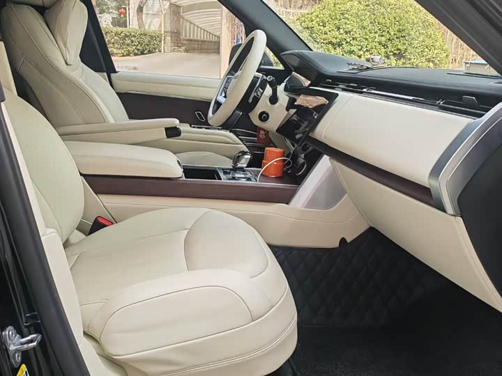 Photo 8 - Land Rover Range Rover