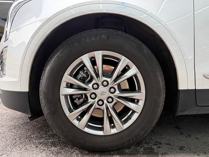 Фото 5 - Cadillac XT5