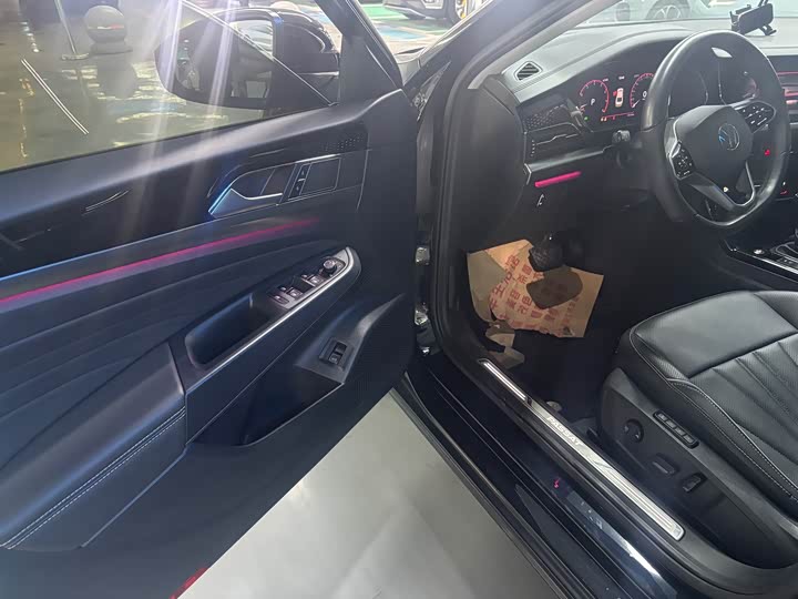 Фото 4 - Volkswagen Passat