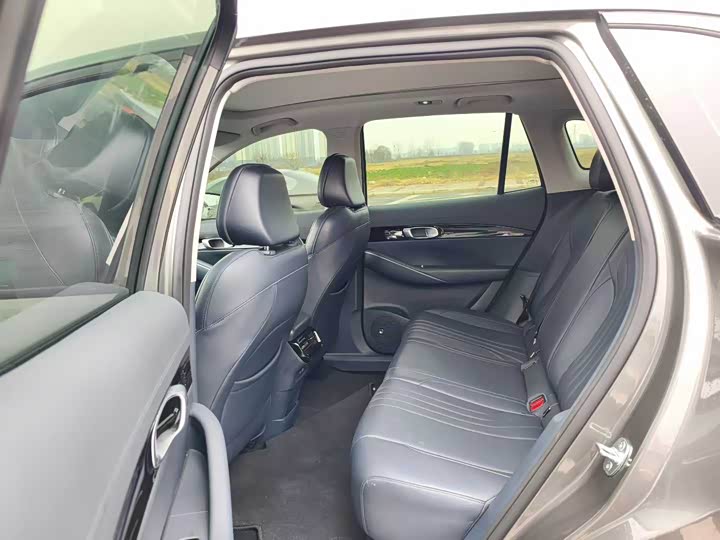 Фото 4 - Geely Galaxy E5