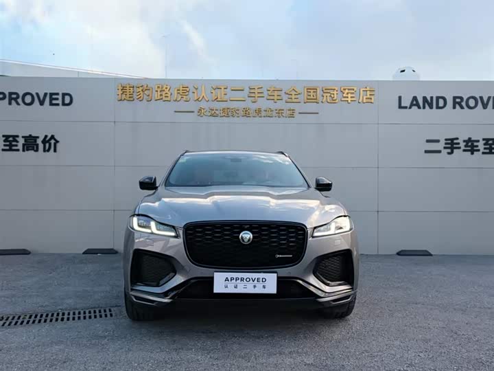 Фото 2 - Jaguar F-Pace