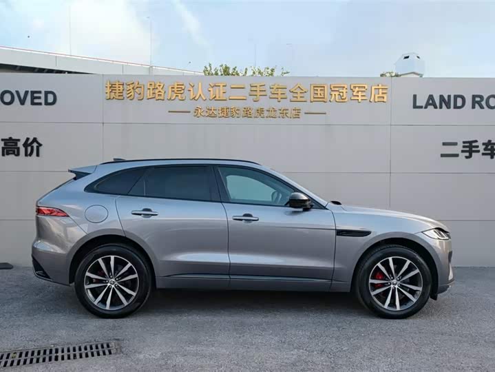 Фото 9 - Jaguar F-Pace