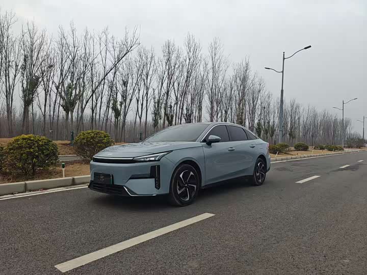 Фото 1 - Geely Galaxy L6