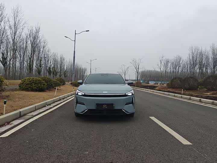 Фото 2 - Geely Galaxy L6