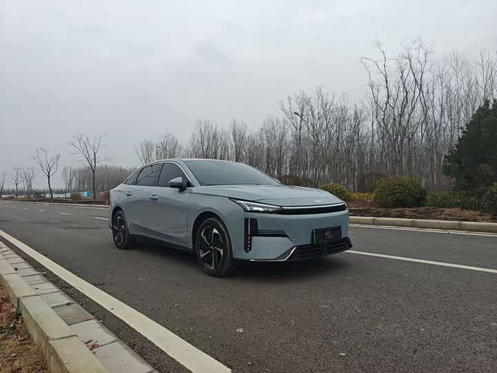 Фото 3 - Geely Galaxy L6