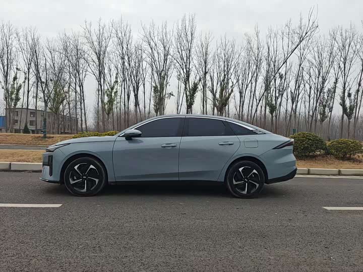 Фото 8 - Geely Galaxy L6