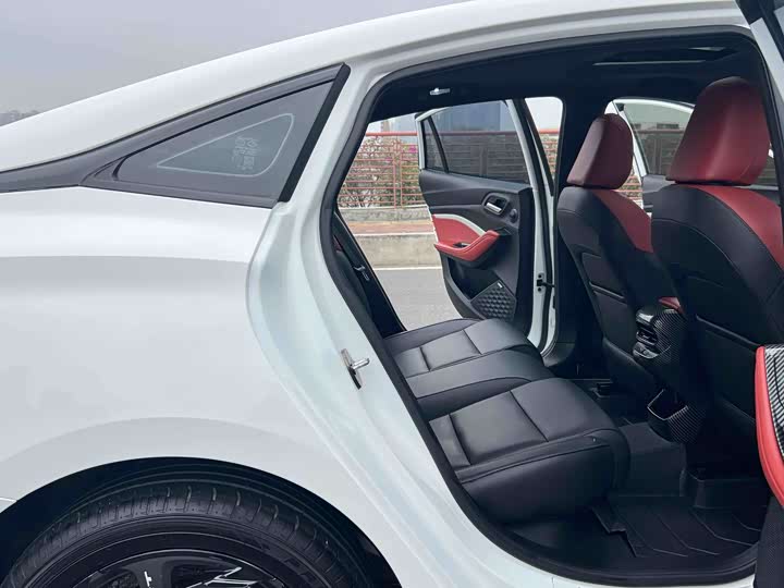 Фото 9 - MG Motor 5