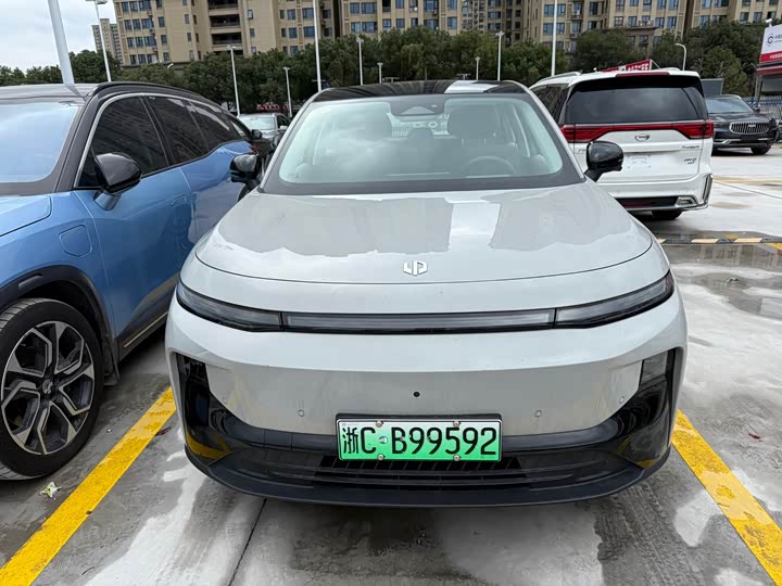 Фото 2 - Leapmotor B10