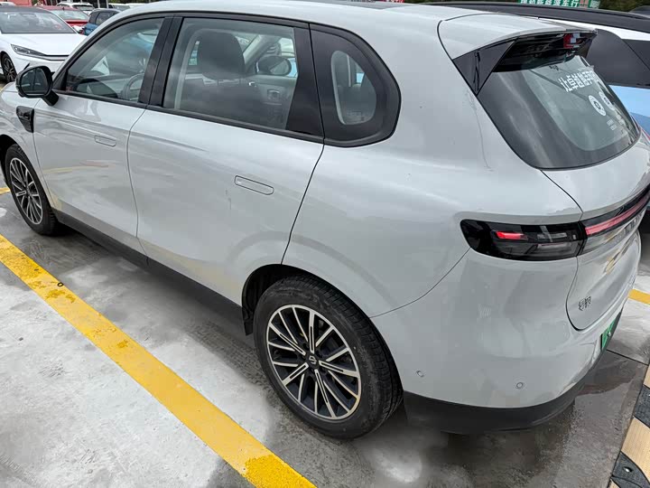 Фото 9 - Leapmotor B10