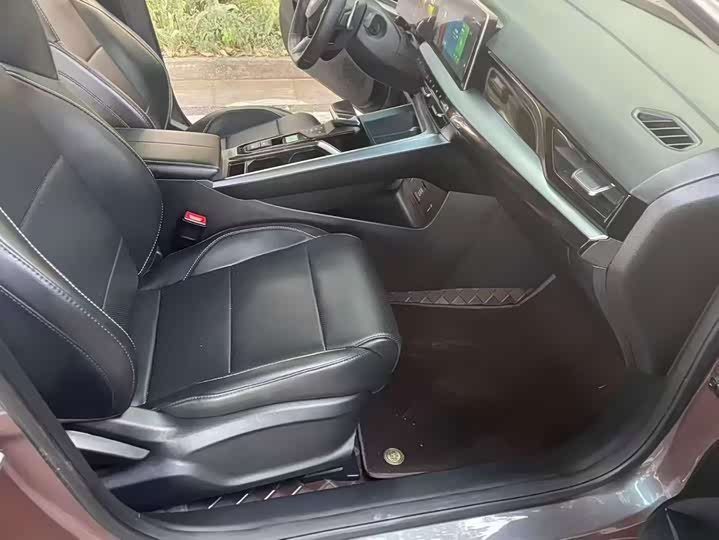 Фото 5 - MG Motor 5 Scorpio