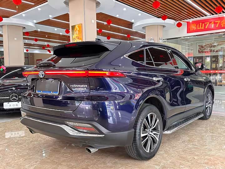 Photo 4 - Toyota Harrier