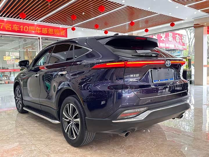 Photo 6 - Toyota Harrier