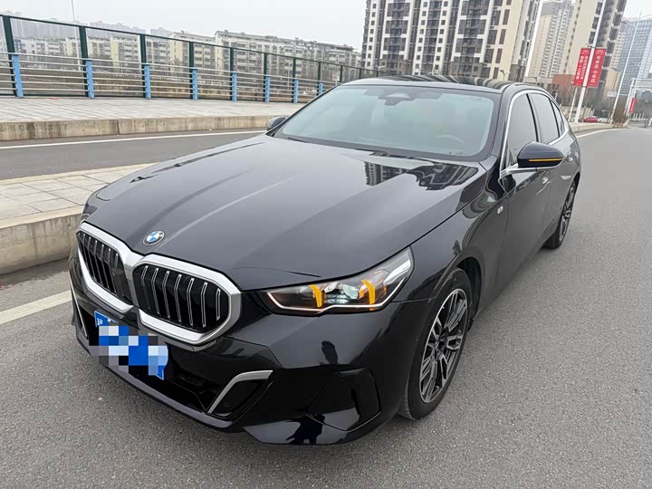 Фото 1 - BMW 5 Series