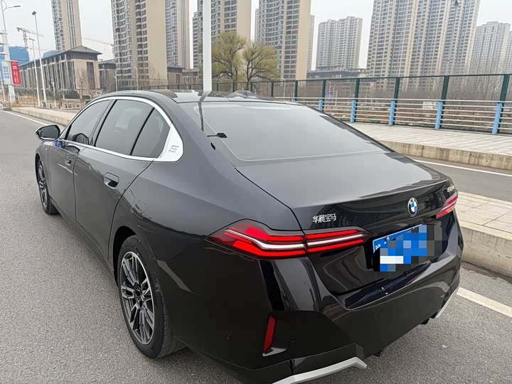 Фото 5 - BMW 5 Series