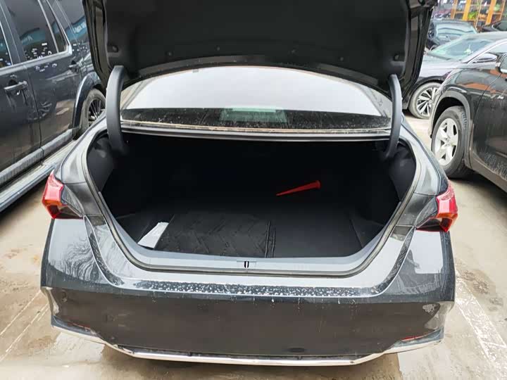 Фото 9 - Toyota Avalon