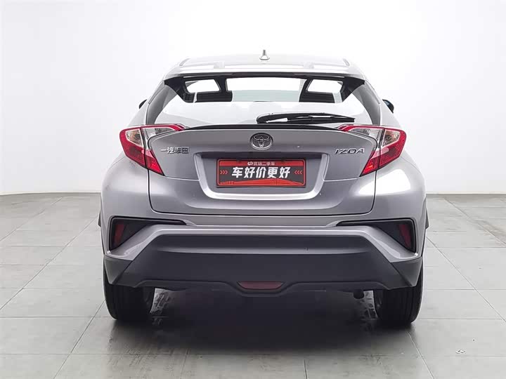 Фото 4 - Toyota Izoa