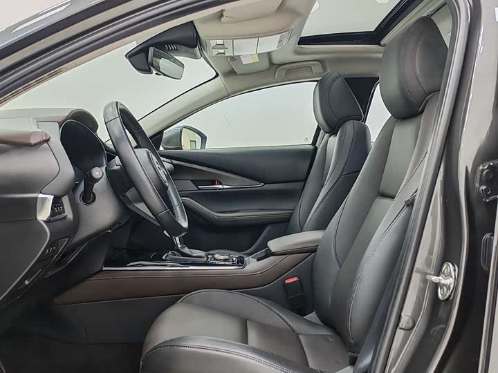 Photo 7 - Mazda CX-30