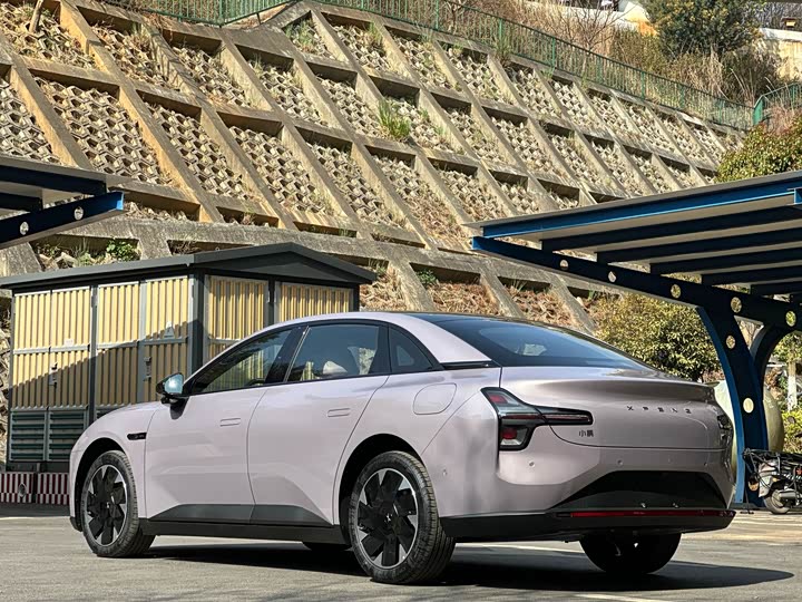 Фото 7 - XPeng Mona M03