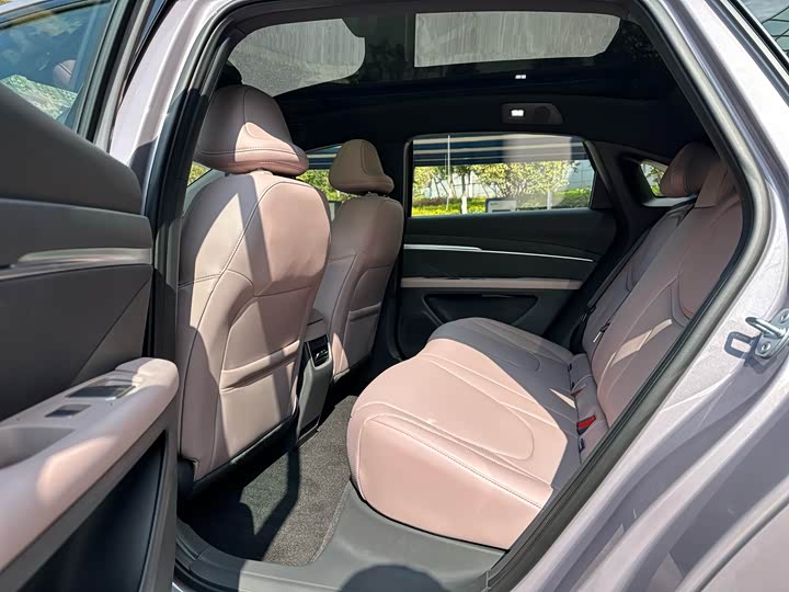 Фото 9 - XPeng Mona M03