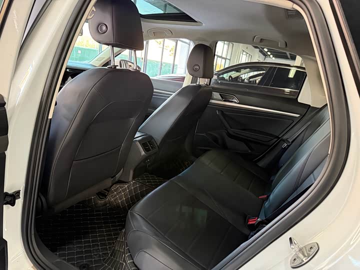 Фото 5 - Volkswagen Lavida