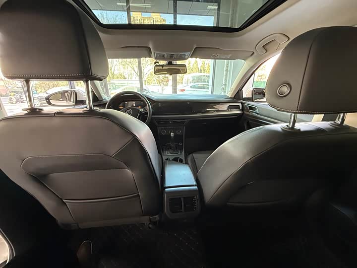 Фото 6 - Volkswagen Lavida