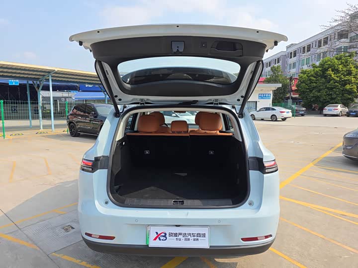 Фото 9 - Leapmotor C10