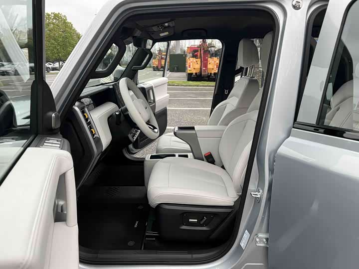 Photo 7 - Chery iCar V23