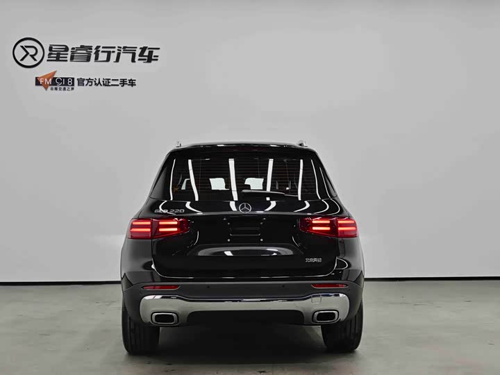 Фото 2 - Mercedes-Benz GLB-Class