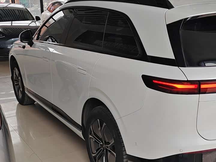 Фото 8 - XPeng G9