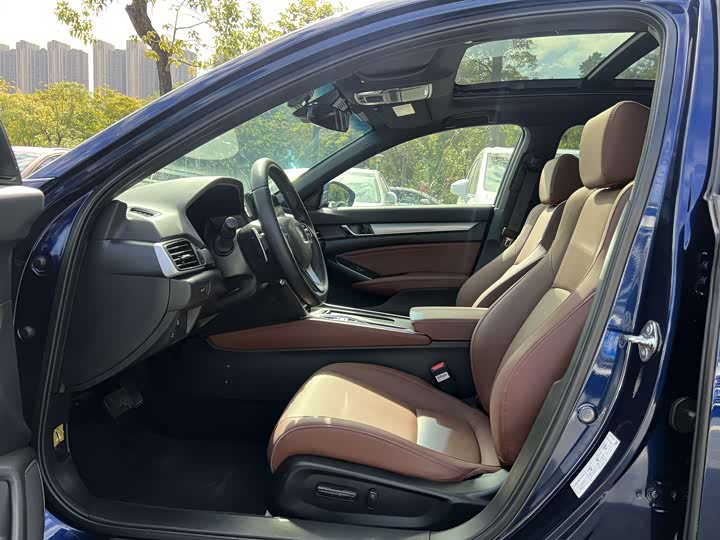 Фото 4 - Honda Inspire