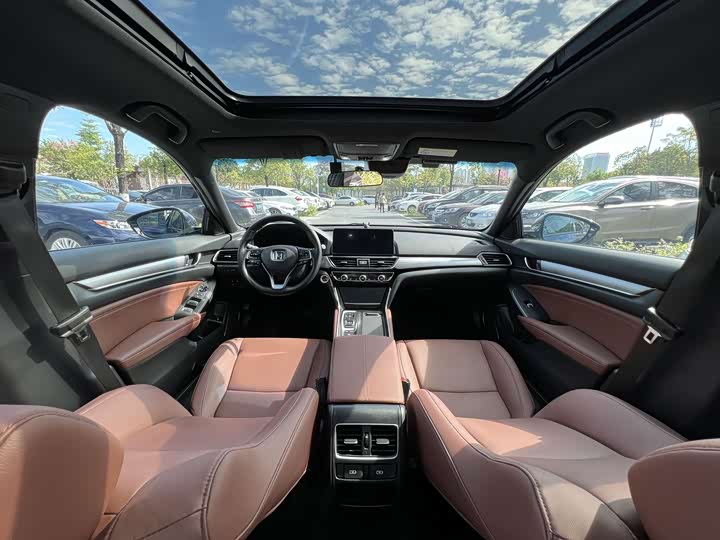 Фото 6 - Honda Inspire