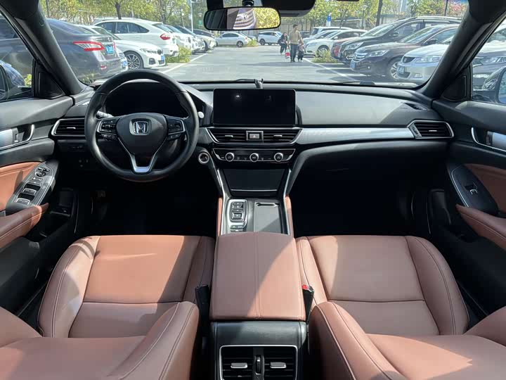 Фото 8 - Honda Inspire