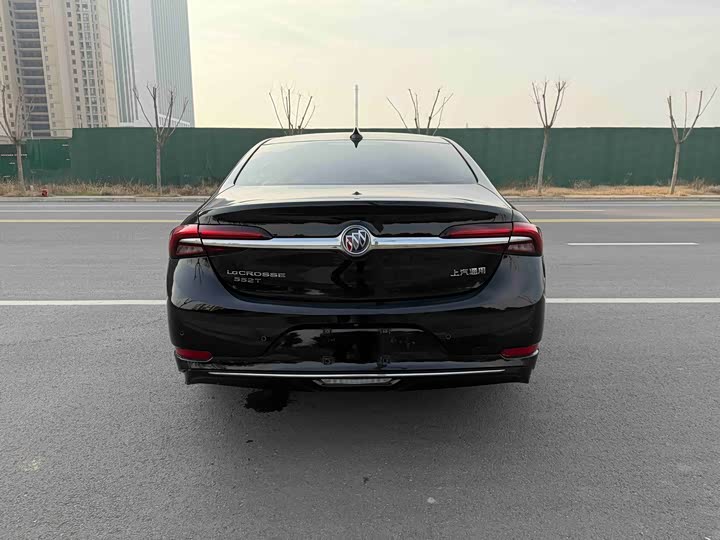 Фото 8 - Buick LaCrosse